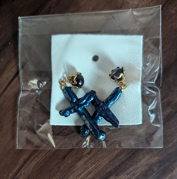 NWT Free People X Ariana Ost Pearl Cross Dangle Earrings in Blue SOLD OUT - Picture 2 of 5
